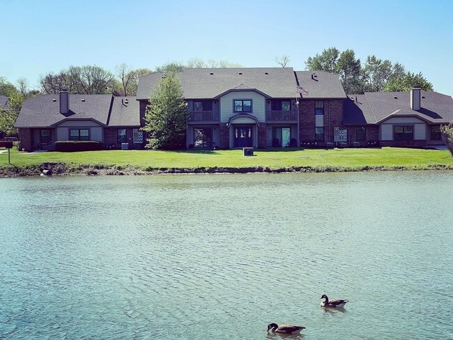 Building Photo - Single story two bedroom, two bathroom apartment!