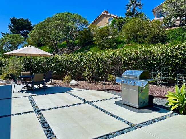 Building Photo - FOR RENT Call For Availability 3Br/3Ba 2128 Sqft Fully Furnished Del Mar Heights Vacation Home, C...