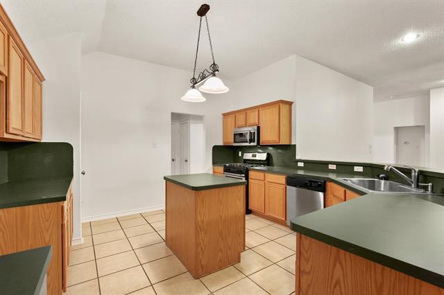 Building Photo - 280 Beech Dr