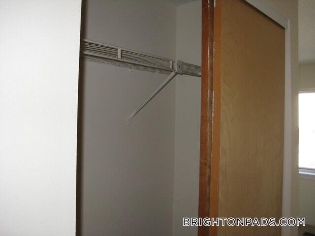 Building Photo - 150 N Beacon St