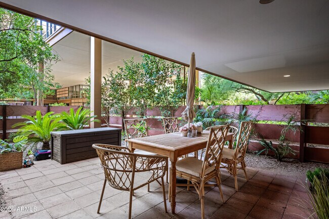 Building Photo - 7151 E Rancho Vista Dr