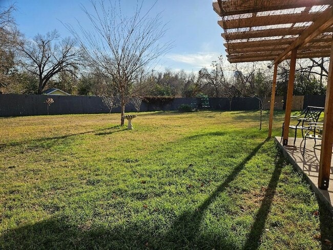 Building Photo - 710 N Avenue C