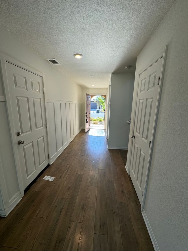 Building Photo - Beautiful Home in Perris