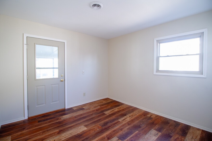 Building Photo - 530 W Northgate Pkwy