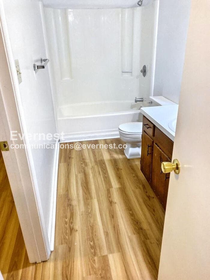 Building Photo - 532D Neck-O-Land Rd