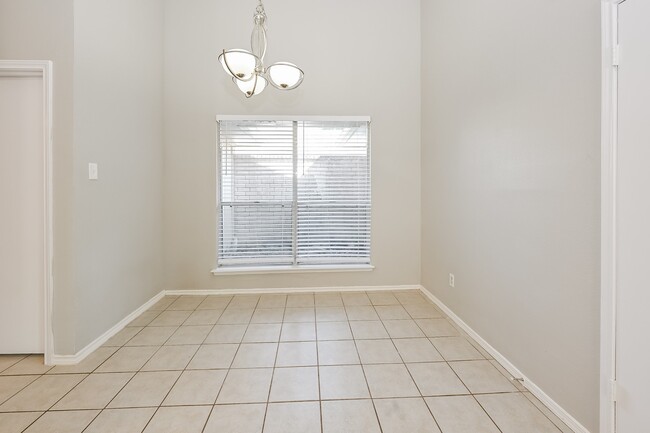 Building Photo - 3009 Walnut Springs Dr