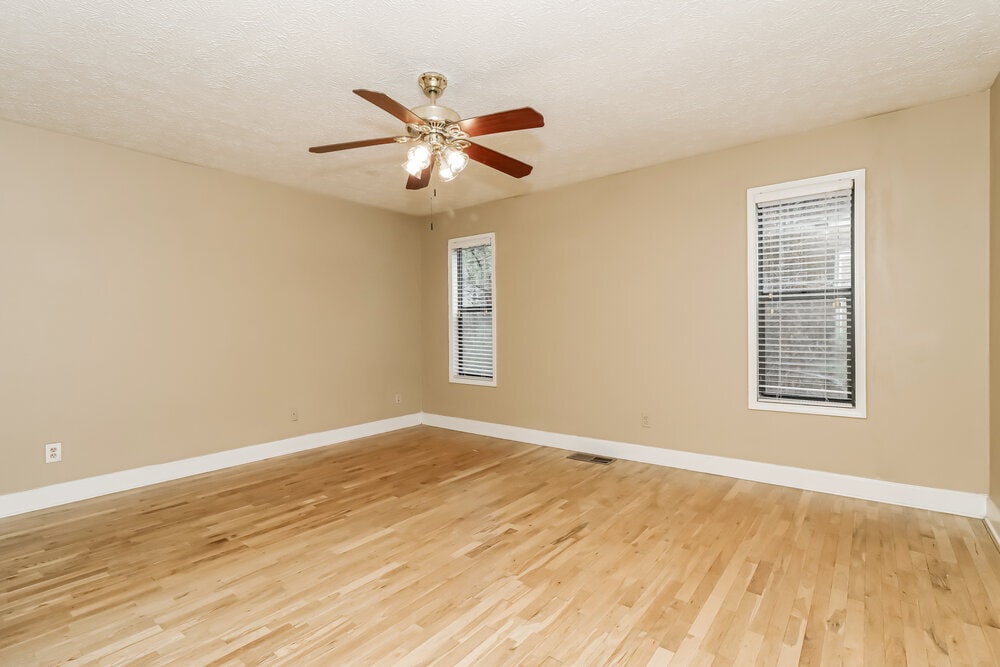 Building Photo - 1204 Trout Dr