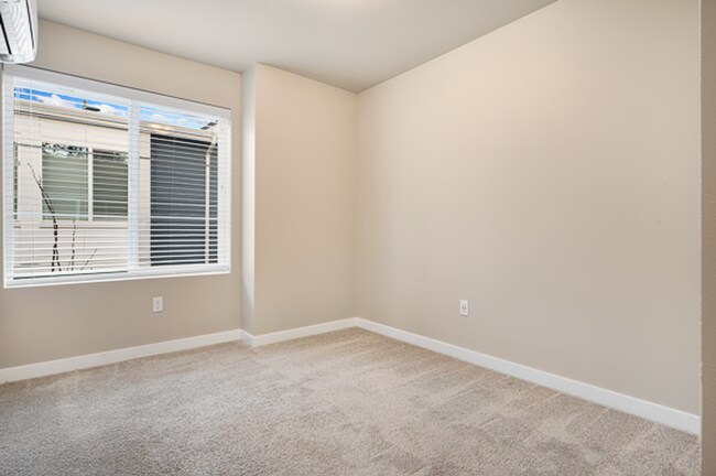 Building Photo - 6636 NE 188th Ct