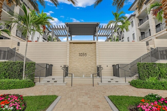 Building Photo - 1035 3rd Ave S