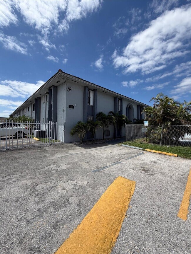 Building Photo - 4050 NW 135th St