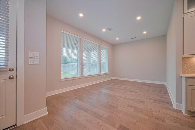 Building Photo - 1322 McMurtry Ridge Dr