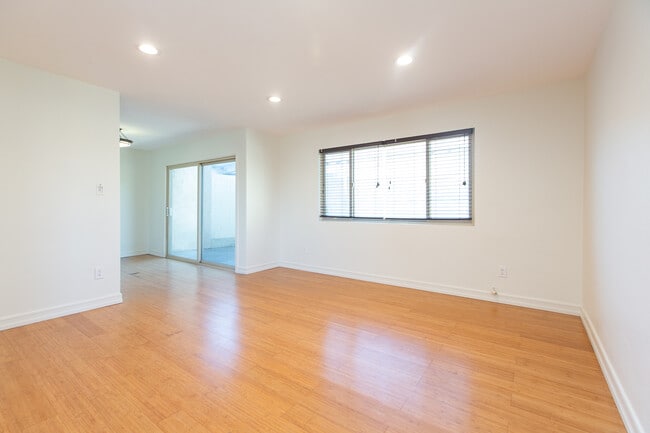 Building Photo - 2320 Clark Ln