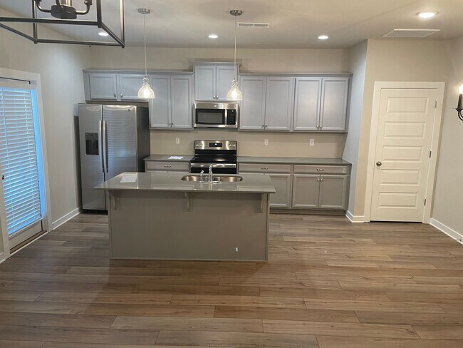 Building Photo - Home for Rent in Weaver, AL!!!  View with 48 Hours Notice!