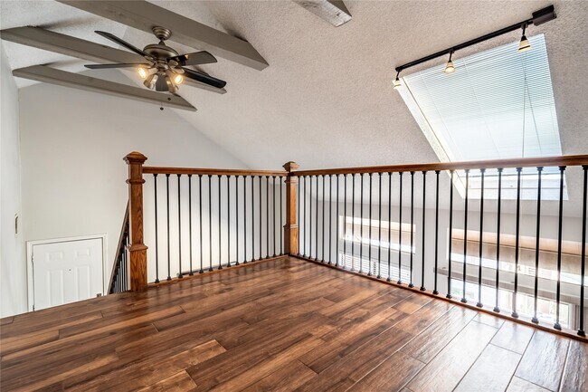 Building Photo - 8411 Sands Point Dr