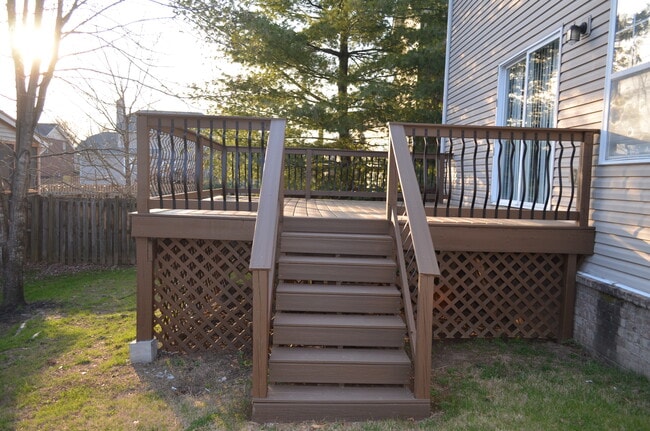 Building Photo - 1401 Peppermint Ln