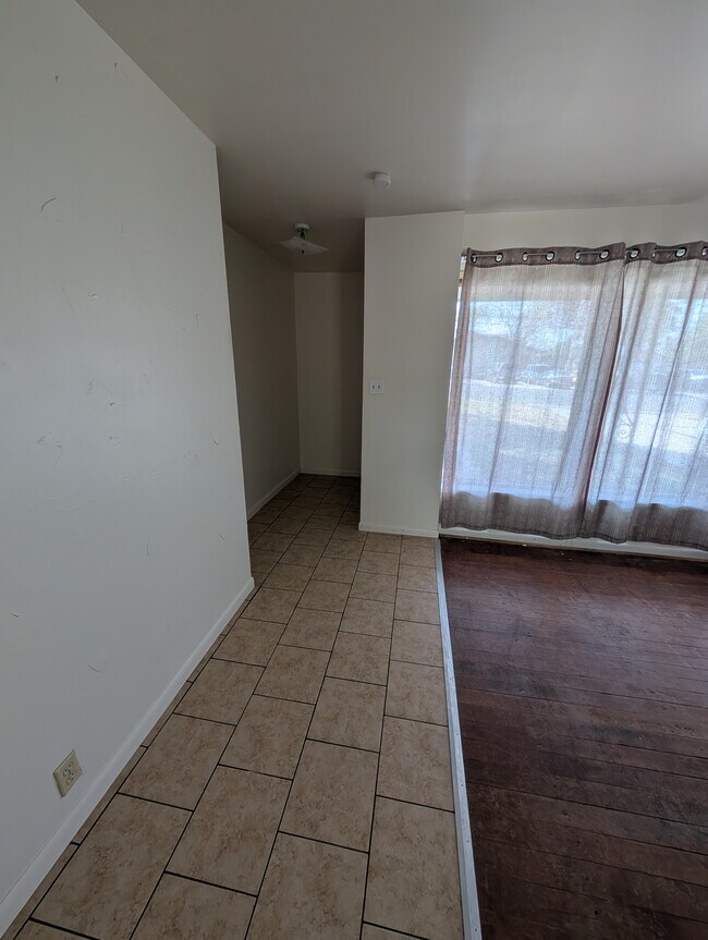 Building Photo - 504 W 100 N