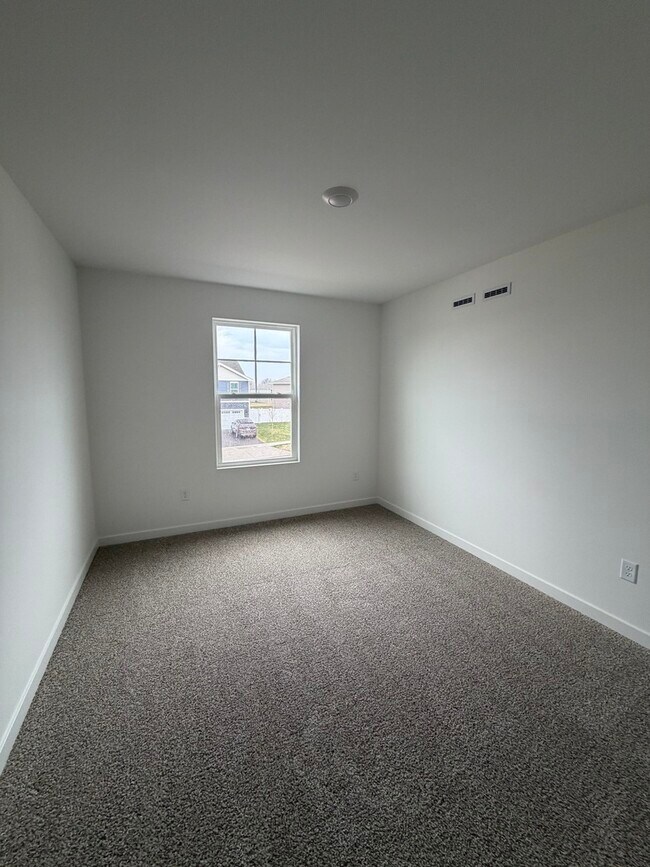 Building Photo - 116 Cornerstone Xing