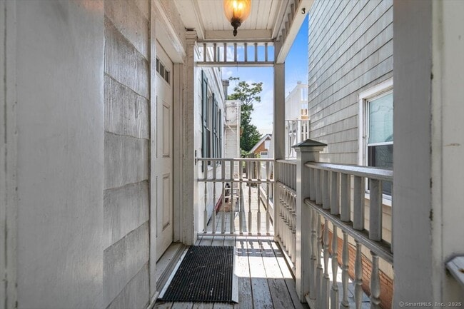 Building Photo - 502 Chapel St