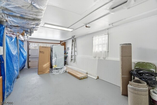 Building Photo - 114 Grove St