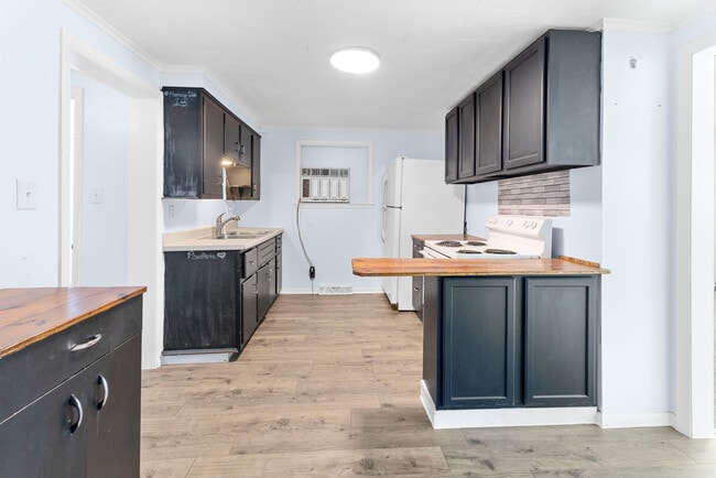 Building Photo - 77 Luka Rd