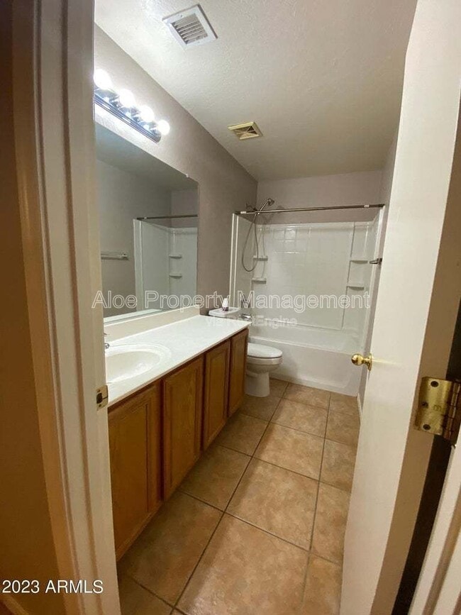 Building Photo - 1847 W Desert Seasons Dr