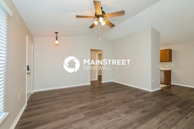 Building Photo - 3 Bedroom Pet-Friendly Home in POINCIANA, FL with Main Street Renewal