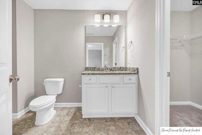 Building Photo - 135 Hunters Grove Dr