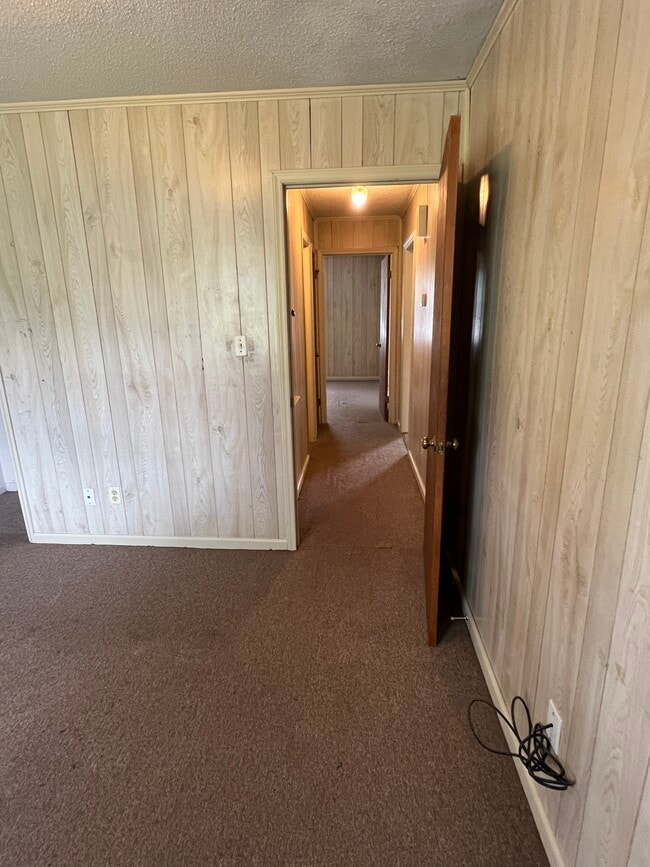 Building Photo - 2208 Candlewood Dr SW