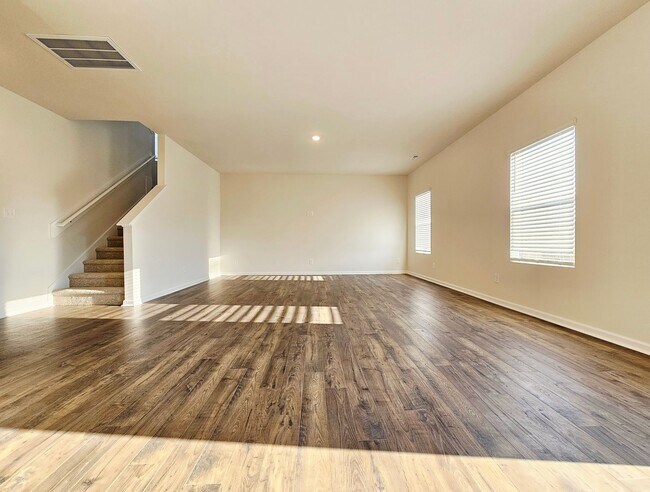 Building Photo - NEW 4- Bedroom Home With Loft, Bonus Room and Fenced Backyard