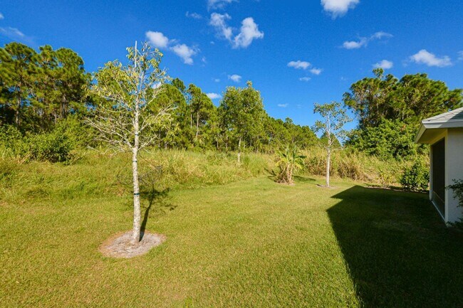 Building Photo - 9756 Palm Breezes Dr