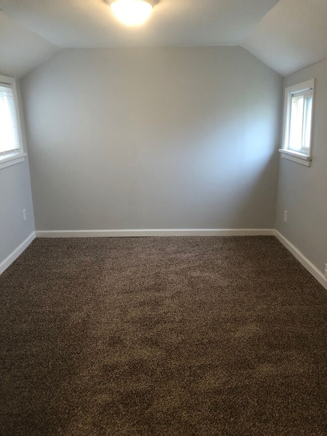 Building Photo - Tremont 2-Bed Single-Family - Available Now!