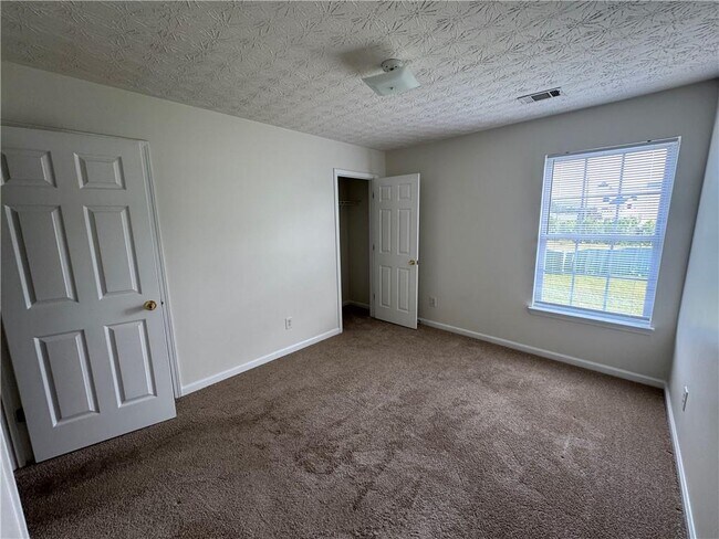 Building Photo - 3609 Beacon Ridge