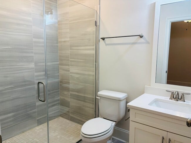 Building Photo - 2506 Blue Ridge Dr
