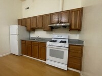 Building Photo - Large Two Bedroom in North Beach!!