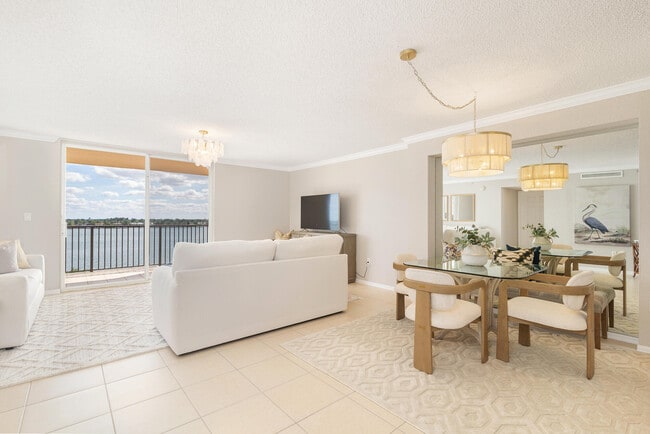 Building Photo - 1801 N Flagler Dr