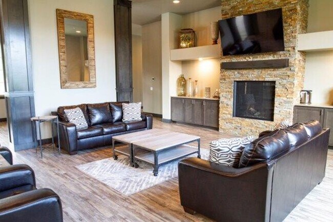 Building Photo - Rare Find! Top-Floor 2BR/1BA with Upgraded...