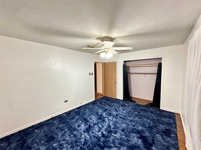 Building Photo - 2810 N Houston Dr