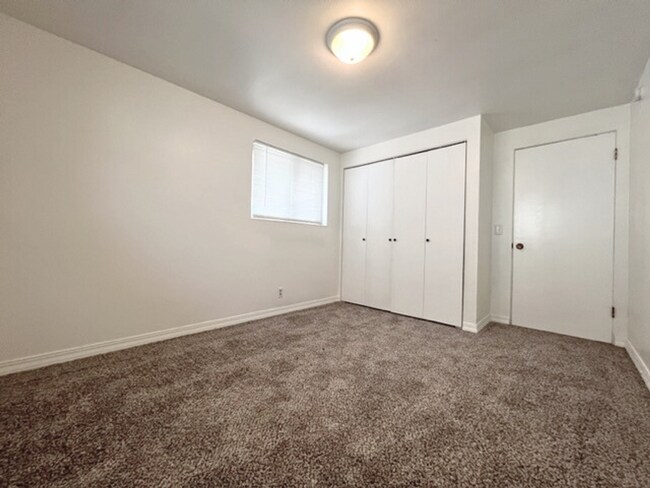 Building Photo - 3006 Bella~Great North End Home!