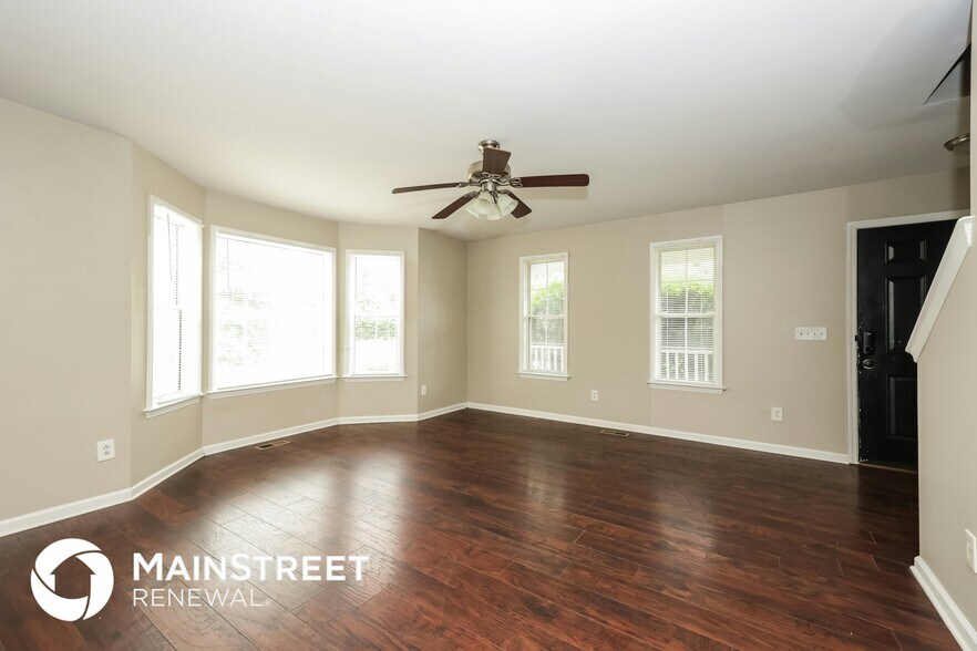 Building Photo - 2820 Maple Cir