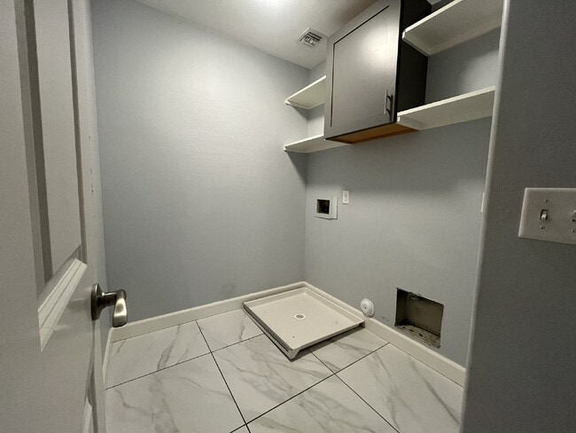 Building Photo - "Charming 4-Bed Oasis with Granite Touch & a Beautiful Pool"