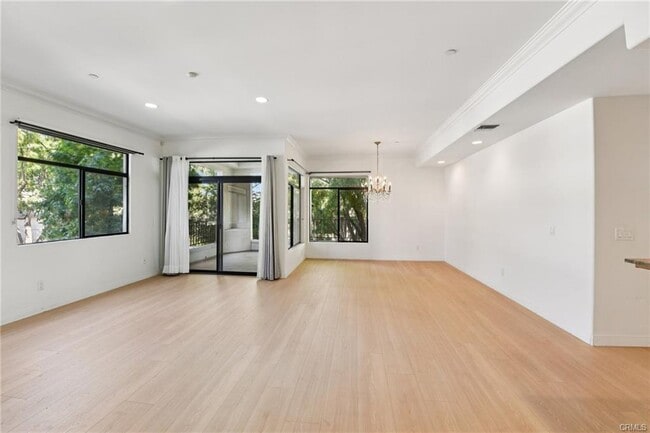 Building Photo - 742 Locust St