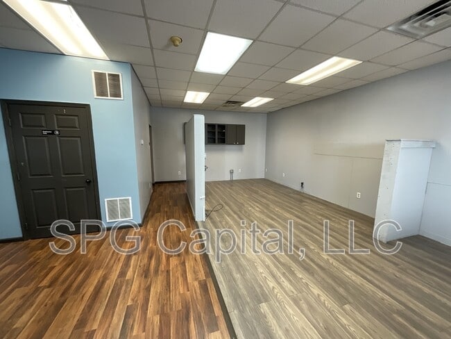 Building Photo - 62 Chambersburg St