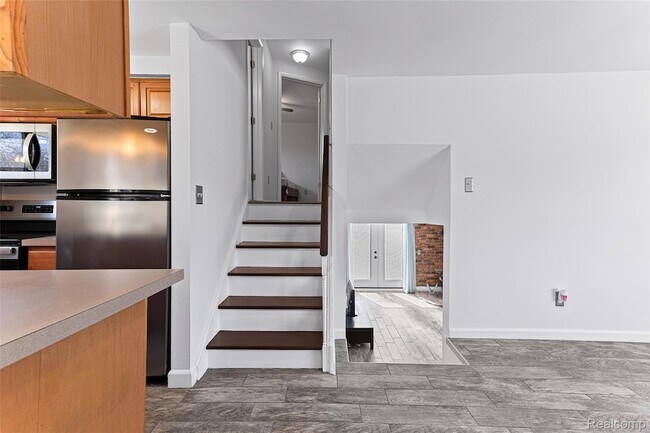 Building Photo - 25690 Glamorgan Dr