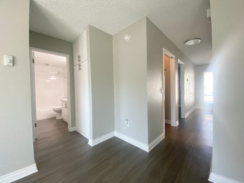 Building Photo - 5810 Amaya Dr