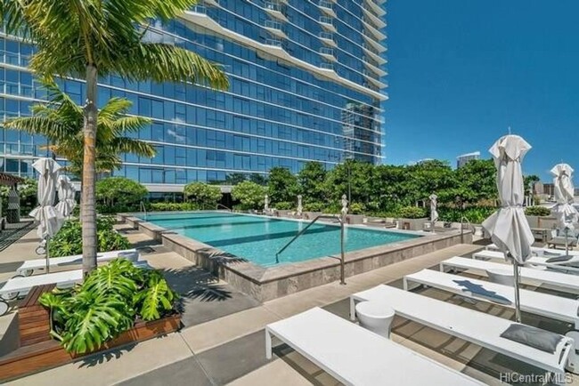 Building Photo - Symphony Honolulu! Luxurious 3 bedroom 2 b...