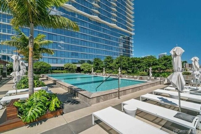 Building Photo - Symphony Honolulu! Luxurious 3 bedroom 2 bathroom in Kakaako with 2 assigned parking stall