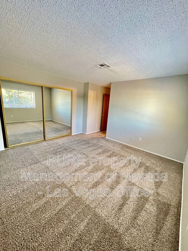 Building Photo - 2650 Sumac Ln