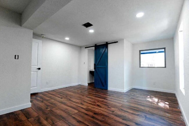 Building Photo - 146 Leroux St