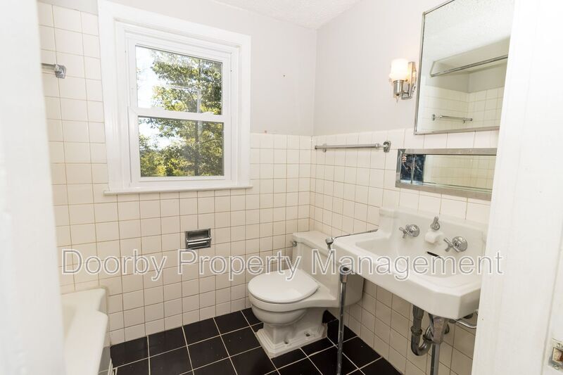 Building Photo - 408 Frazier Dr