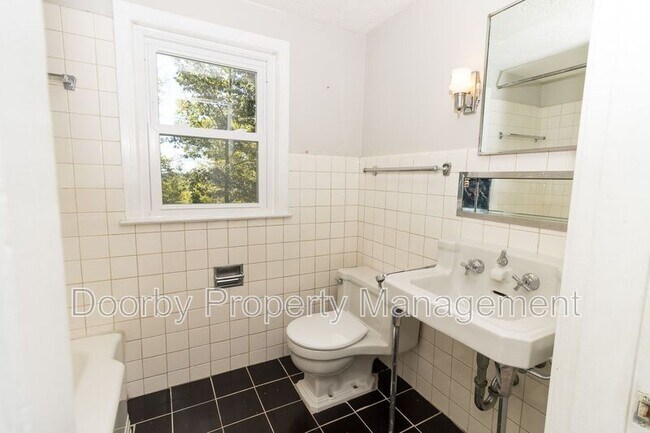 Building Photo - 408 Frazier Dr